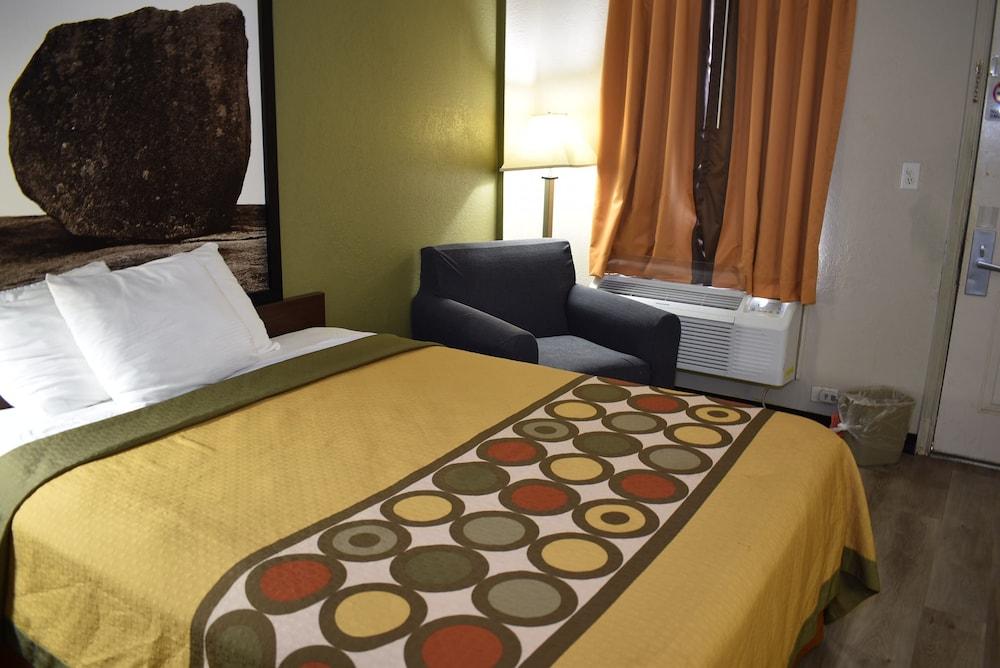 Super 8 By Wyndham Hotel Fredericksburg