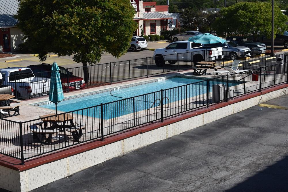 Hotel Super 8 By Wyndham Fredericksburg