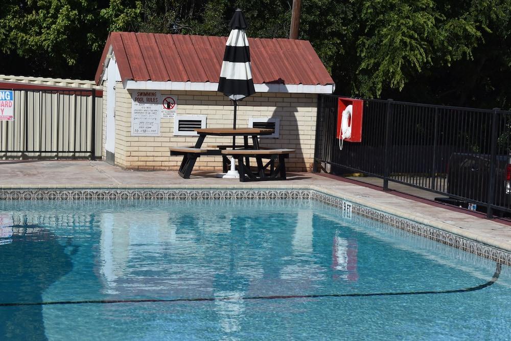 Super 8 By Wyndham Fredericksburg
