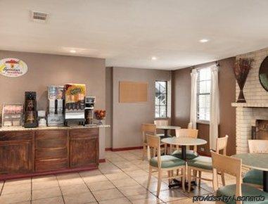 Hotel Super 8 By Wyndham Fredericksburg