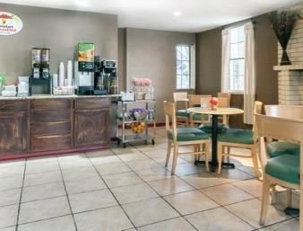 Super 8 By Wyndham Hotel