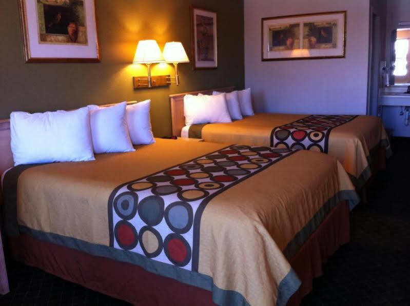 Hotel Super 8 By Wyndham 2*