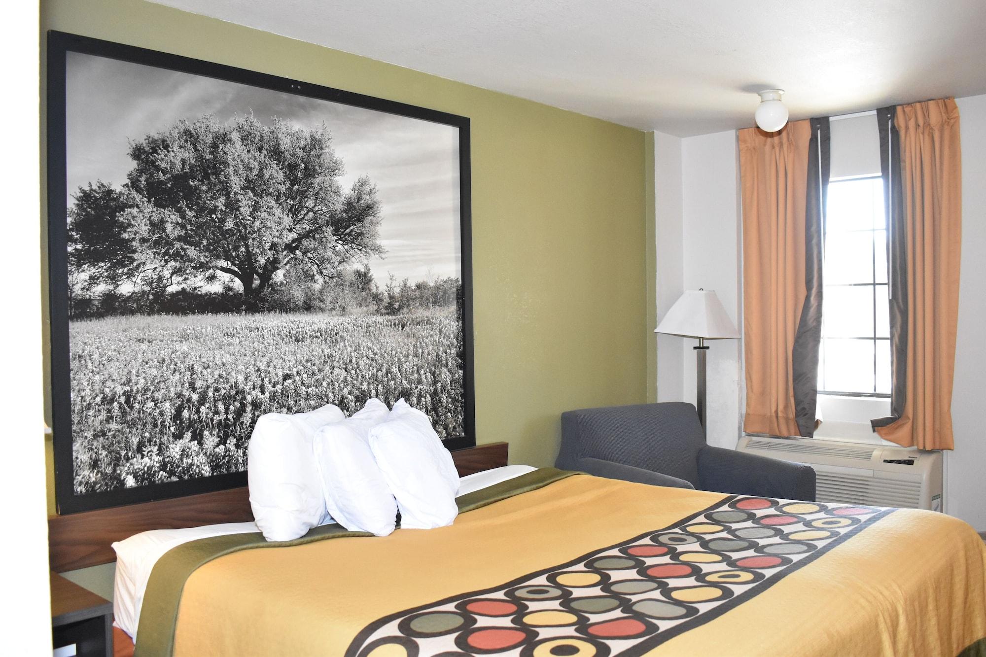 Hotel Super 8 By Wyndham 2*