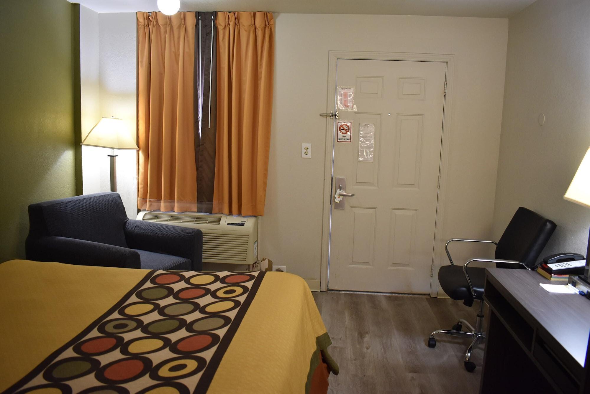 Super 8 By Wyndham Hotel