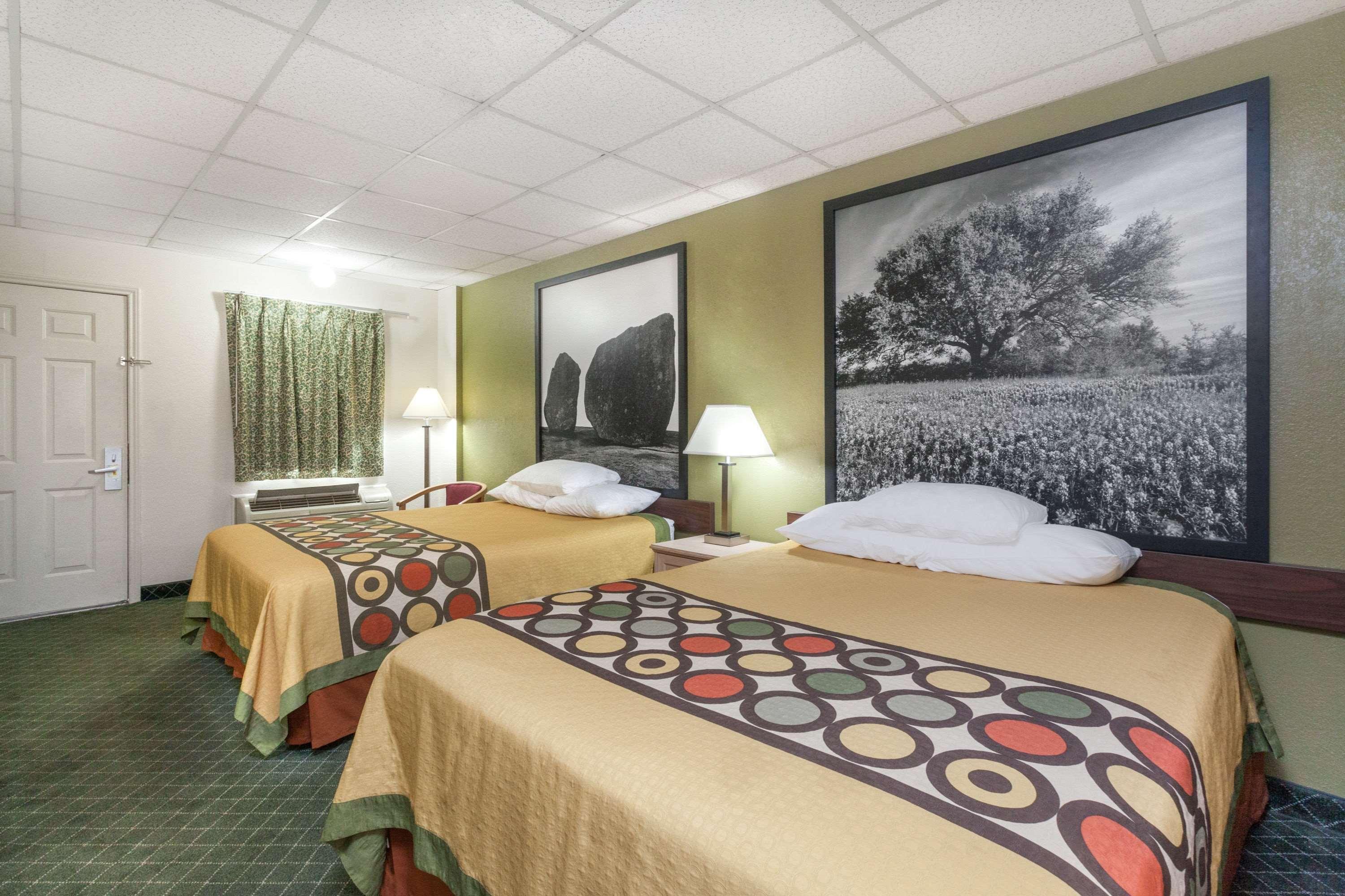 Hotel Super 8 By Wyndham 2*
