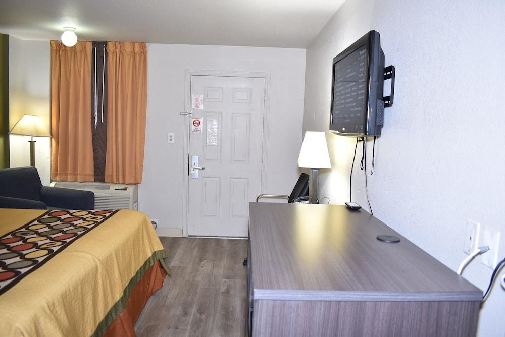 Super 8 By Wyndham Hotel Fredericksburg