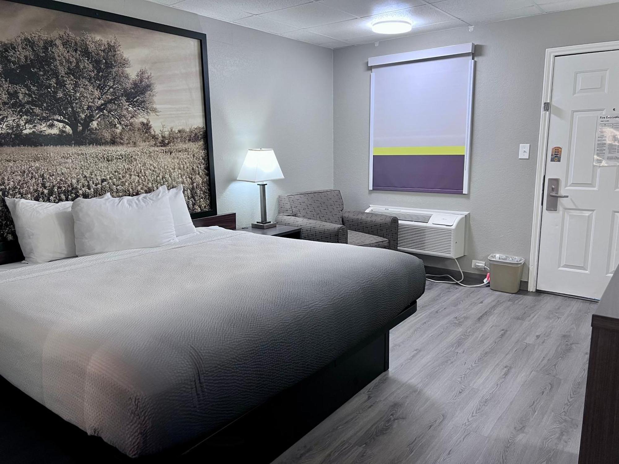Super 8 By Wyndham Fredericksburg