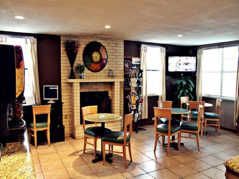 Super 8 By Wyndham Hotel